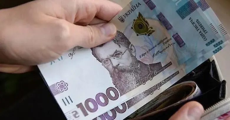 світлинаілюстративна, з відкритих джерел Частина переселенців, яким було автоматично продовжено виплати, вже отримали допомогу. на порталі Gromada Group