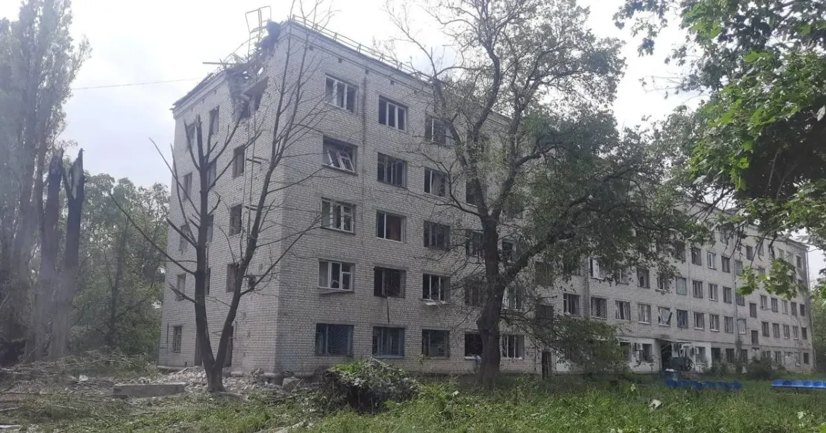 Світлина з відкритих джерел Постраждалі від авіаудару по Академмістечку отримають гуманітарну допомогу на порталі Gromada Group
