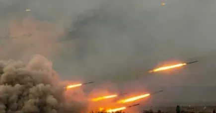 світлина з відкритих джерел Приблизно о півдні ворог вкотре обстріляв Вовчанську громаду Харківщини. Загинули люди.